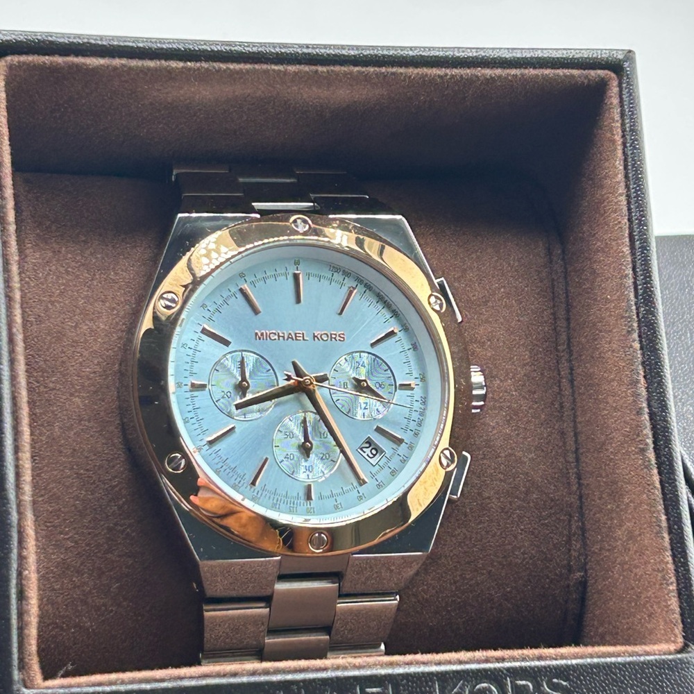 Michael Kors reagan Silver and Gold Chronograph Watch 6079 new battery - Picture 6 of 7